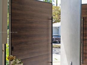 1045 W 47th Ct, Miami Beach FL 33140