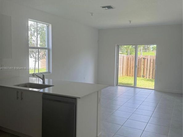 11931 NW 47th Mnr, Coral Springs FL 33076