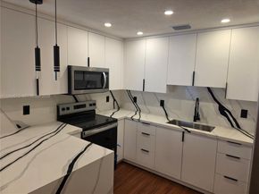 2520 NW 108th St, Miami FL 33167