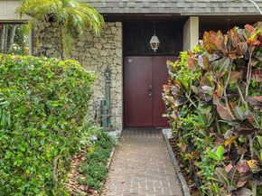 2132 NE 171st St, North Miami Beach FL 33162