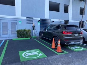 5077 NW 7th St 912, Miami FL 33126