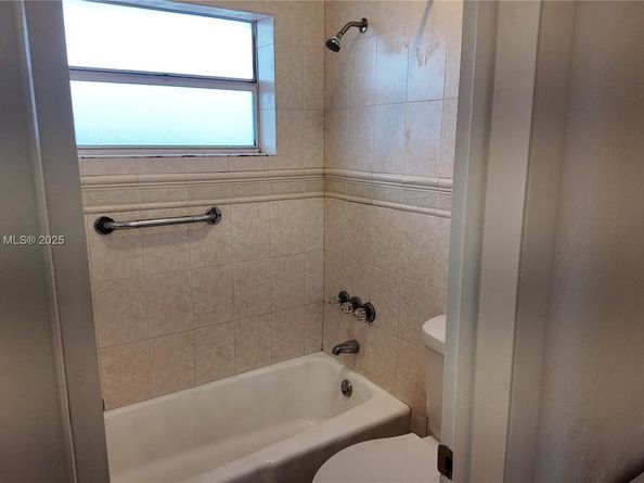 18900 NE 3rd Ct 5285, Miami FL 33179