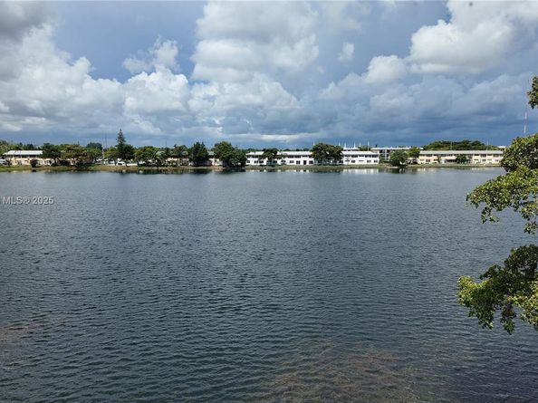 18900 NE 3rd Ct 5285, Miami FL 33179