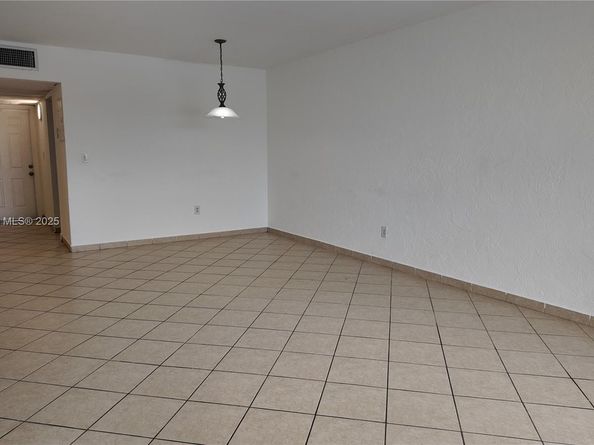 18900 NE 3rd Ct 5285, Miami FL 33179