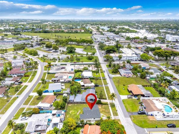 6117 NW 9th St, Margate FL 33063