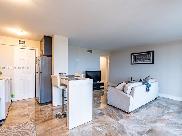 3400 Blue Lake Dr 505, Pompano Beach FL 33064