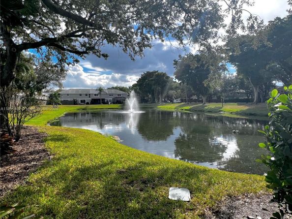 12142 SW 50th Ct, Cooper City FL 33330