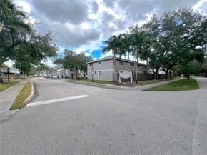 12142 SW 50th Ct, Cooper City FL 33330