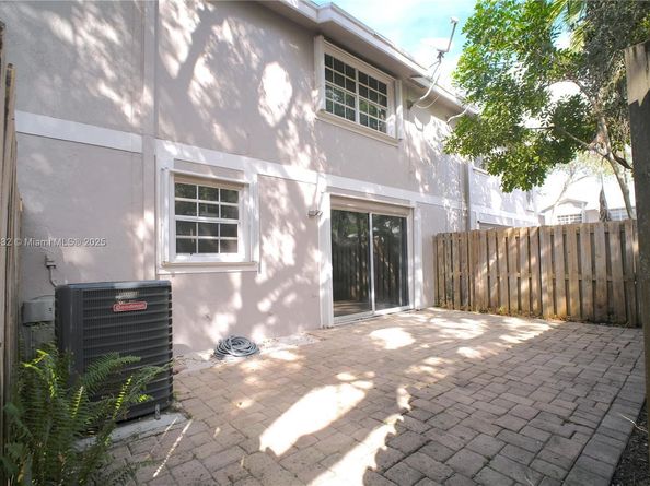 12142 SW 50th Ct, Cooper City FL 33330