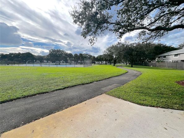 12142 SW 50th Ct, Cooper City FL 33330