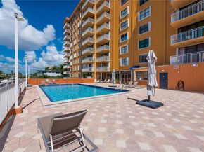 2450 NE 135th St 607, North Miami FL 33181