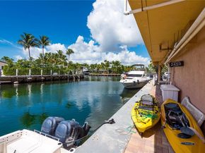 2450 NE 135th St 607, North Miami FL 33181