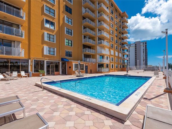 2450 NE 135th St 607, North Miami FL 33181