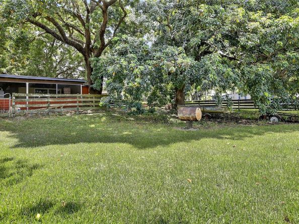 13851 SW 26th St, Davie FL 33325