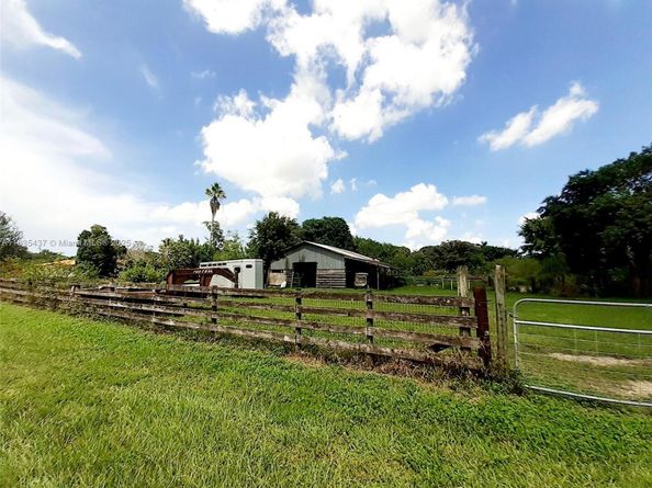 13851 SW 26th St, Davie FL 33325