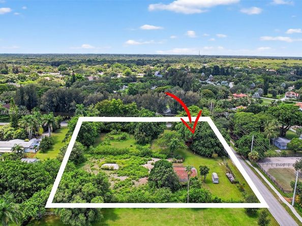 13851 SW 26th St, Davie FL 33325