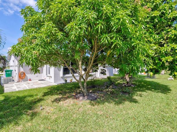 6960 NW 11th Ct, Margate FL 33063