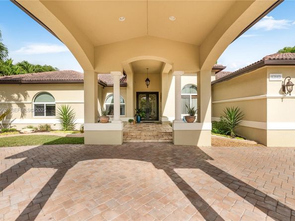 13163 SW 191st Ter, Miami FL 33177