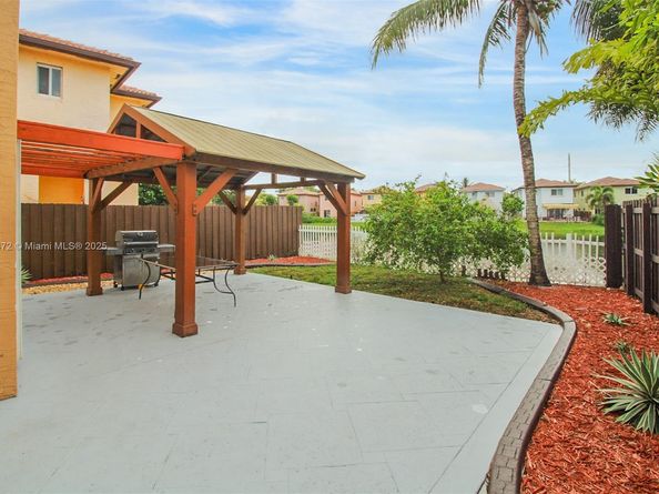 1033 NE 41st Ave, Homestead FL 33033