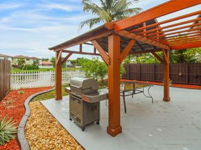 1033 NE 41st Ave, Homestead FL 33033