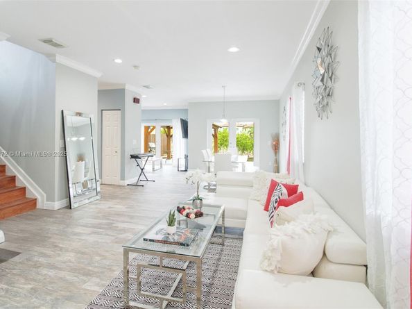 1033 NE 41st Ave, Homestead FL 33033