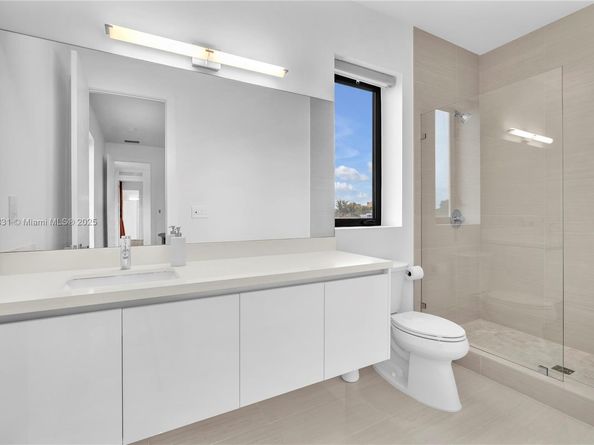 16572 S Botaniko Dr S, Weston FL 33326