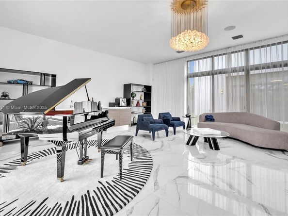 16572 S Botaniko Dr S, Weston FL 33326