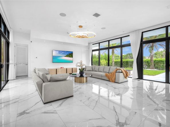 16572 S Botaniko Dr S, Weston FL 33326