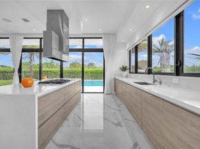 16572 S Botaniko Dr S, Weston FL 33326