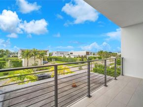 16572 S Botaniko Dr S, Weston FL 33326