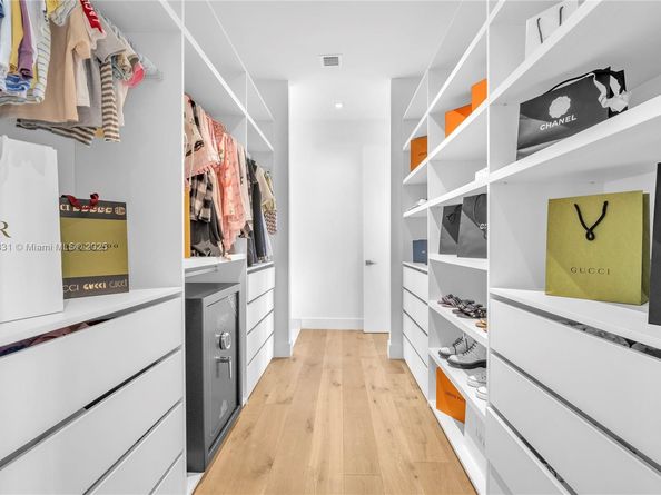 16572 S Botaniko Dr S, Weston FL 33326