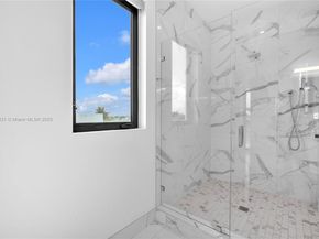 16572 S Botaniko Dr S, Weston FL 33326