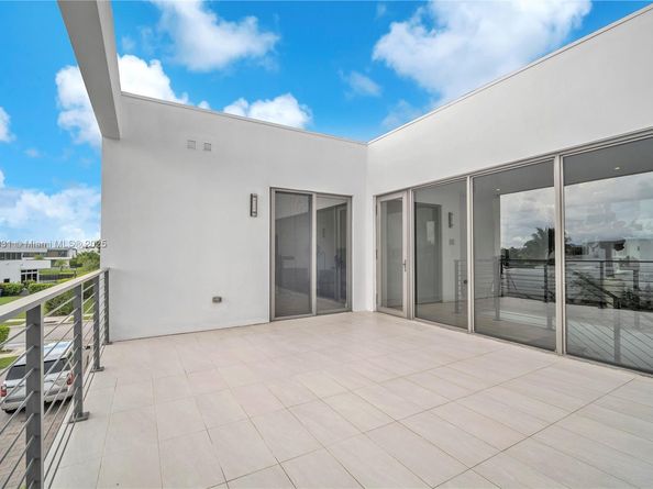 16572 S Botaniko Dr S, Weston FL 33326