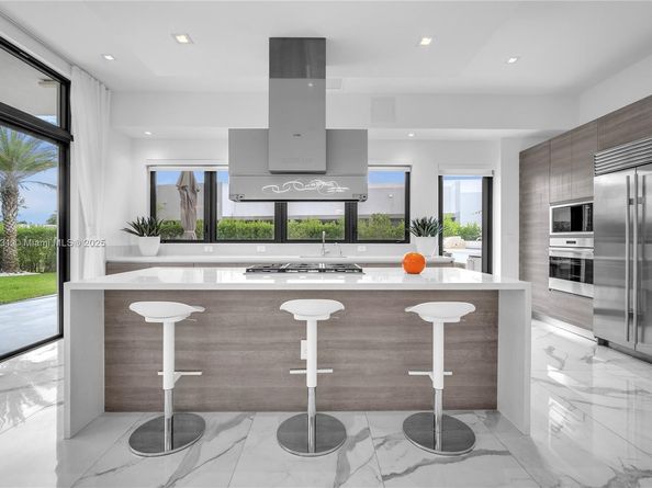 16572 S Botaniko Dr S, Weston FL 33326