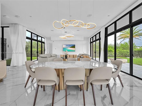 16572 S Botaniko Dr S, Weston FL 33326