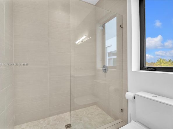 16572 S Botaniko Dr S, Weston FL 33326