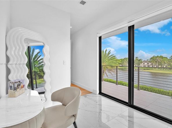 16572 S Botaniko Dr S, Weston FL 33326