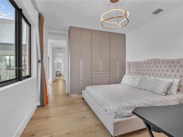 16572 S Botaniko Dr S, Weston FL 33326