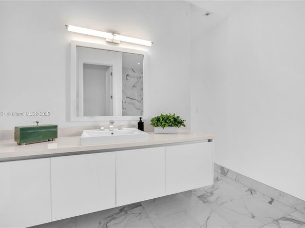 16572 S Botaniko Dr S, Weston FL 33326