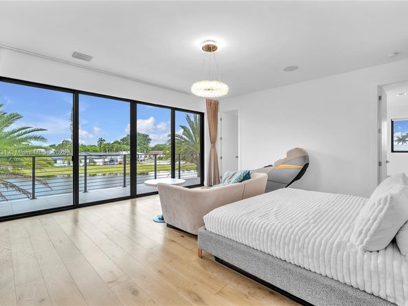 16572 S Botaniko Dr S, Weston FL 33326