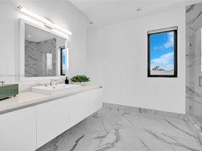 16572 S Botaniko Dr S, Weston FL 33326