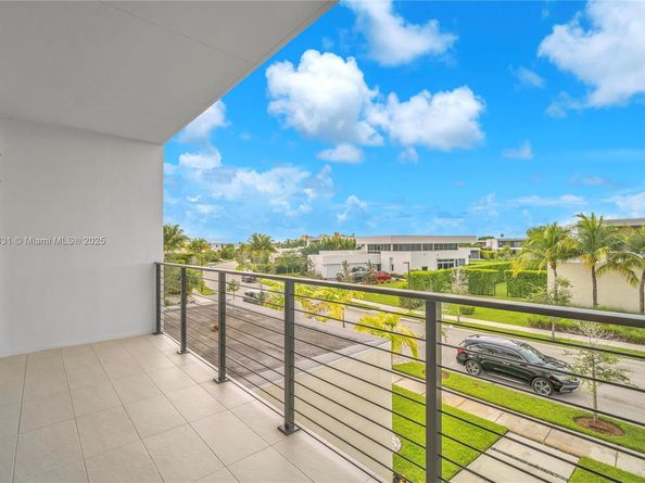 16572 S Botaniko Dr S, Weston FL 33326