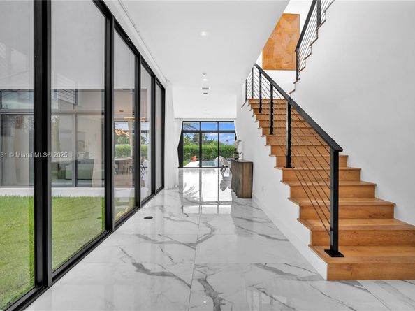 16572 S Botaniko Dr S, Weston FL 33326