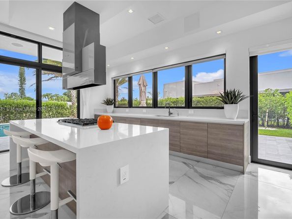 16572 S Botaniko Dr S, Weston FL 33326