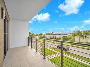 16572 S Botaniko Dr S, Weston FL 33326