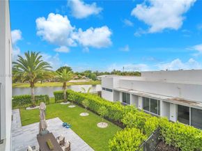 16572 S Botaniko Dr S, Weston FL 33326