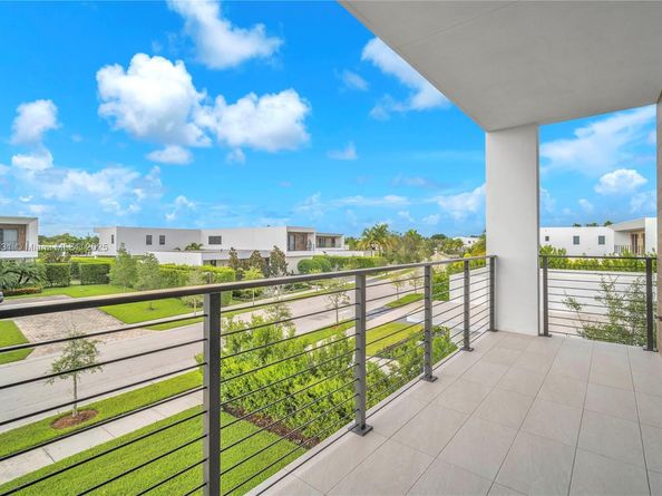 16572 S Botaniko Dr S, Weston FL 33326