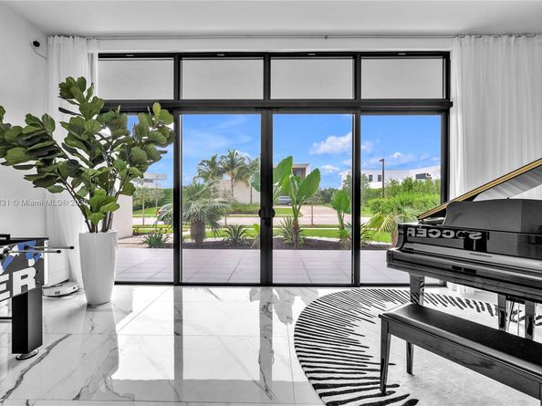 16572 S Botaniko Dr S, Weston FL 33326