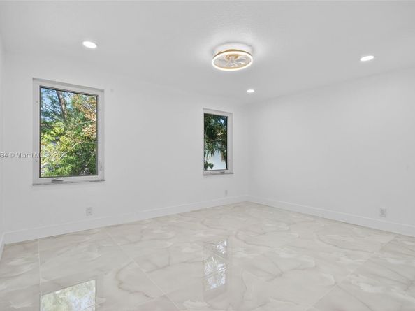 4456 Crystal Lake Dr, Deerfield Beach FL 33064