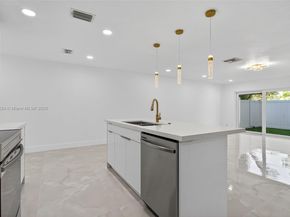 4456 Crystal Lake Dr, Deerfield Beach FL 33064